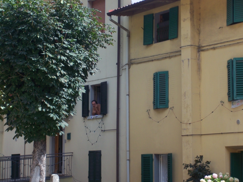  Image name: Persone035.jpg 
 width: 800 pixel 
 height: 601 pixel 
 Size: 377011 bytes 
 Click to enlarge 